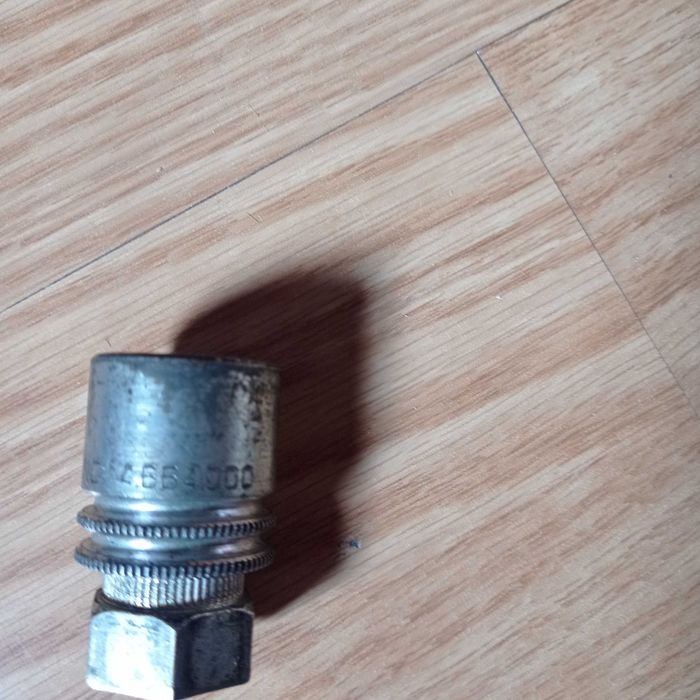 Nissan резервна гума, ключ за секретни болтове, накладки, NM -N16