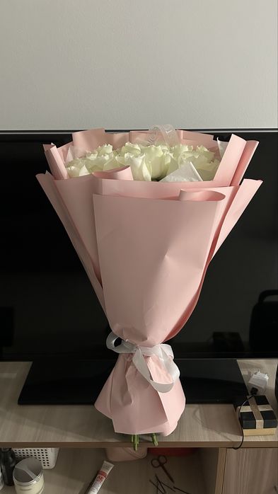 Белый роза 60-70см 25 шт