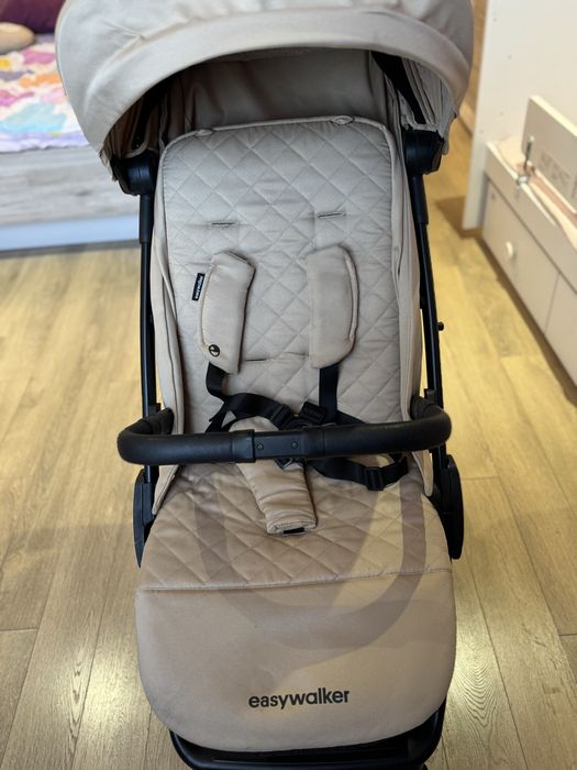 Детска количка Easywalker Jackey – Лекa, компактна и с автоматично сгъване