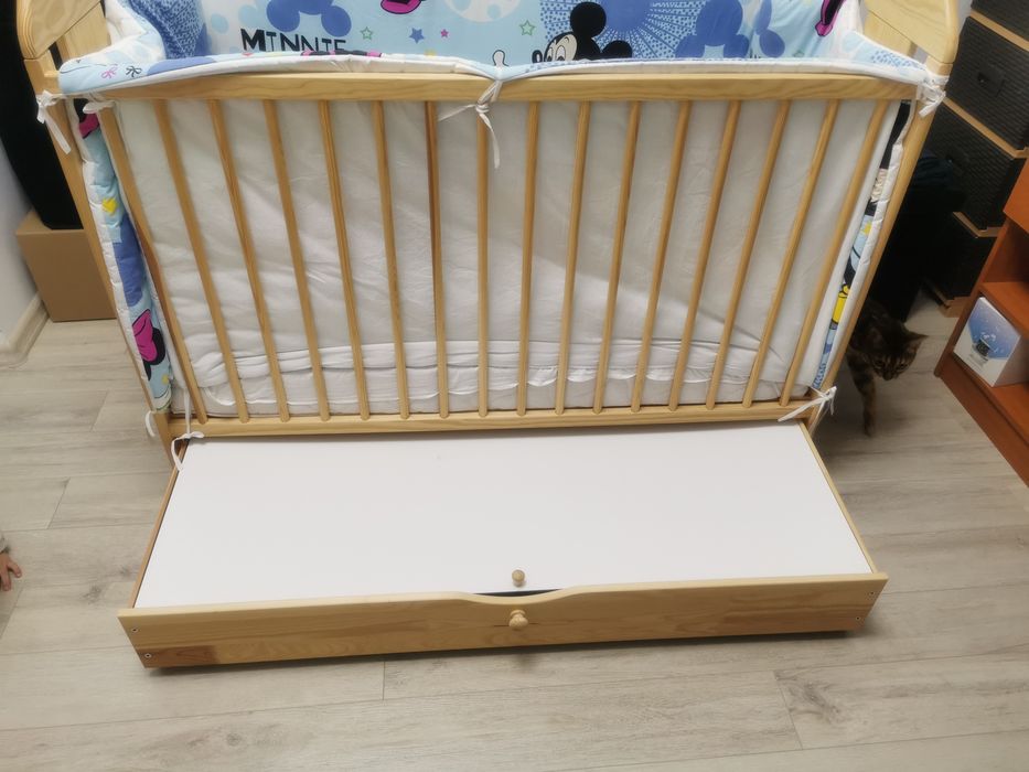 Patut din lemn pentru saltea de 60x120