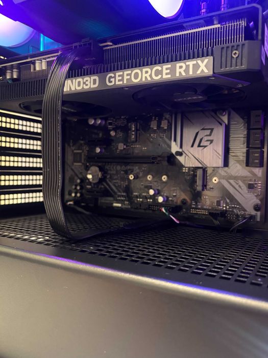 Геймърски компютър AMD Ryzen 7 5700X3D, RTX 5060 Ti 16GB, 32GB ram