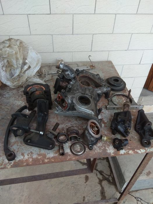 Продам запчасти на двигатель Ка 24