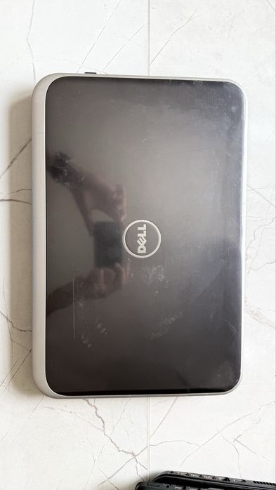 dell inspiron 5520.