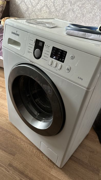 Продам машинку стиральную автомат