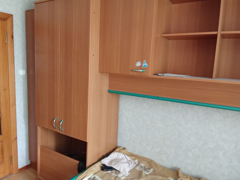 Шкафы кровать и компьютерный стол