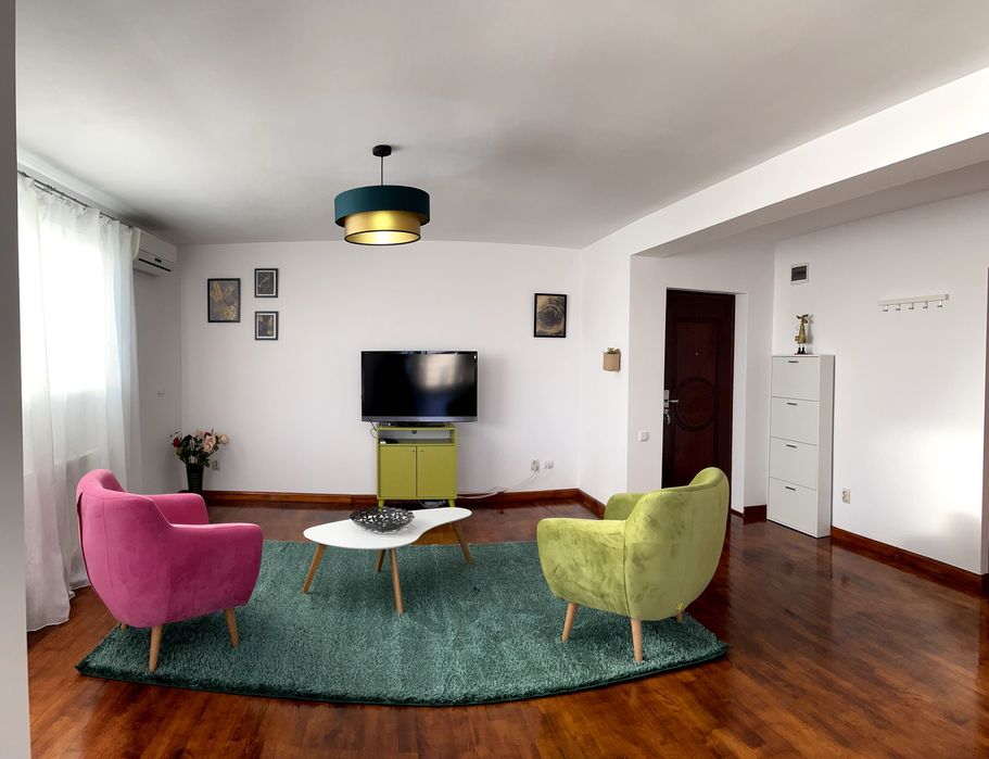 Vand apartament 3 camere in Cetate, zona foarte buna