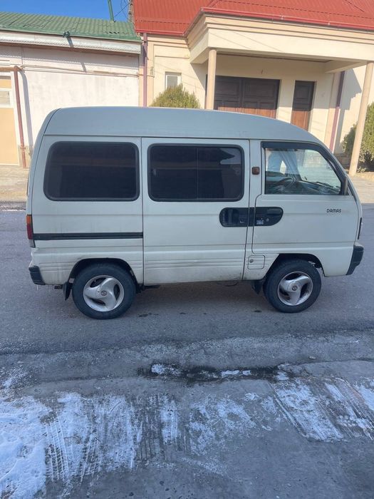 Дамас сотилади  2003 метан