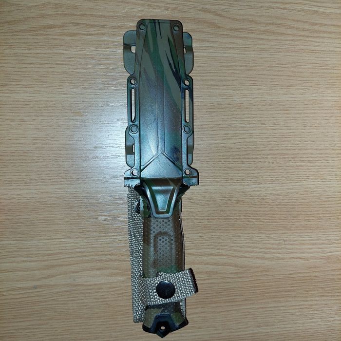 Cutit bushcraft cu teaca lama neagra