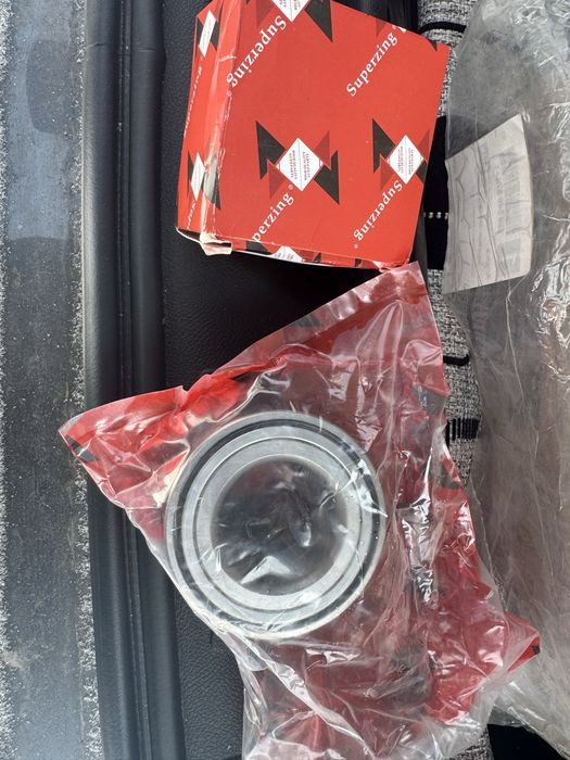 Продам запчасти на мерседес 210