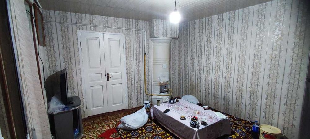 Себзорда Уй сотилаdi.