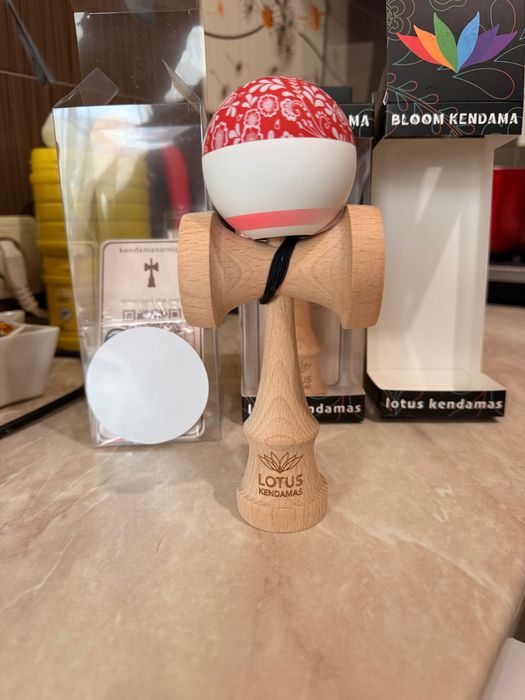 Kendama Lotus cu antiskid v2