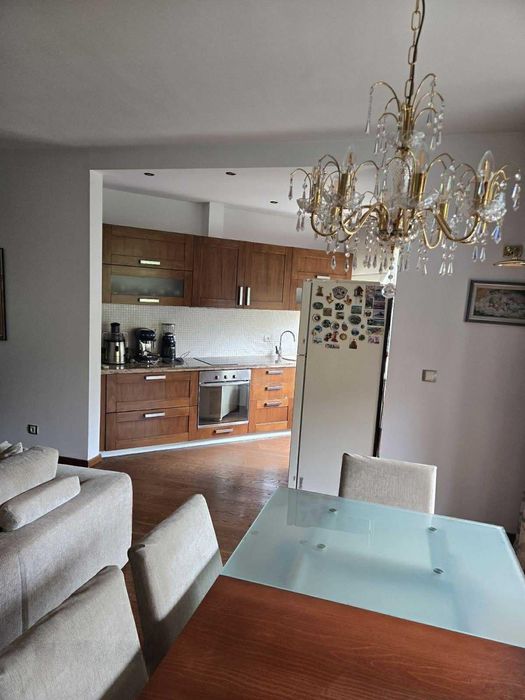 Дава се под наем Тристаен апартамент в София, Витоша - 116 кв.м за 896.58 € - Снимка #1