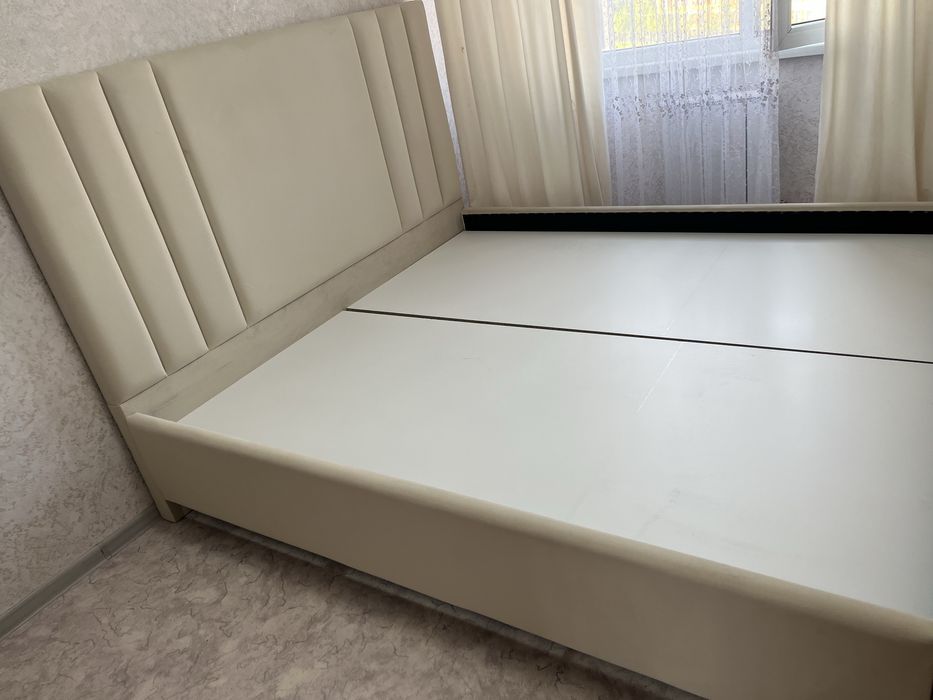 спальная кровать