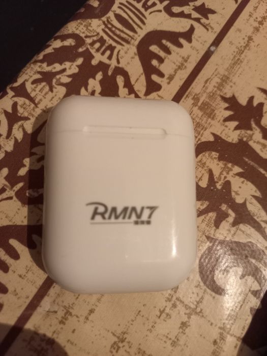 Продавам безжични слушалки