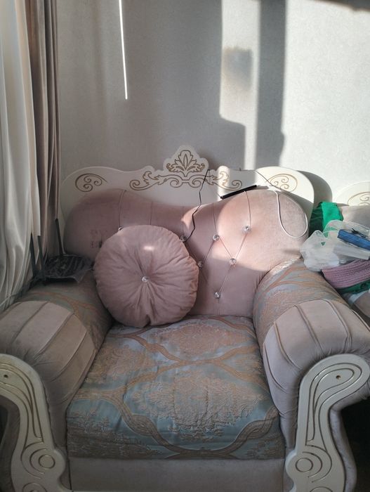 Продам диван 2кресломи