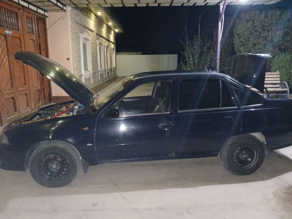 Nexia 2 сотилади урилмаган