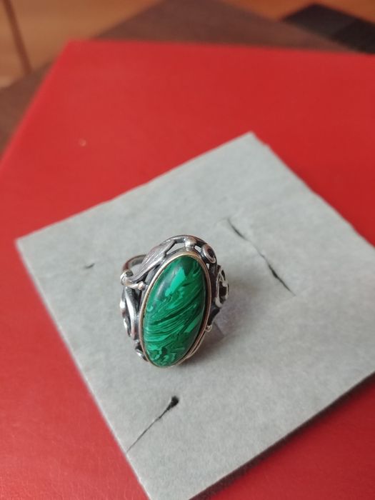 Продаю женский серебряный перстень