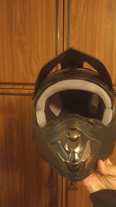 Продаю  мотошлем