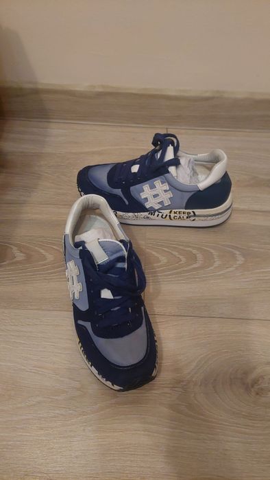 Дамски обувки / маратонки (35)