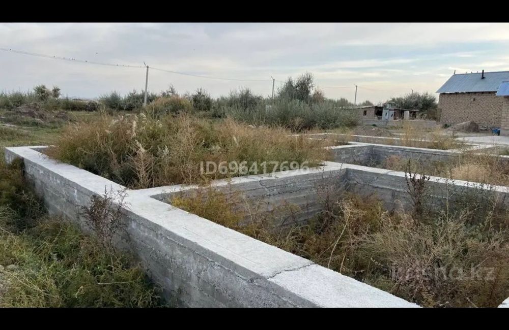 Бурыл ауылы, Байзақ датқа көшесі.