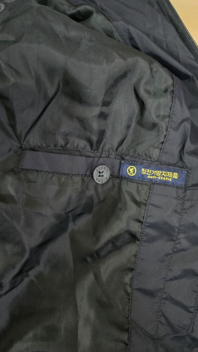 Продам фирменную жилетку