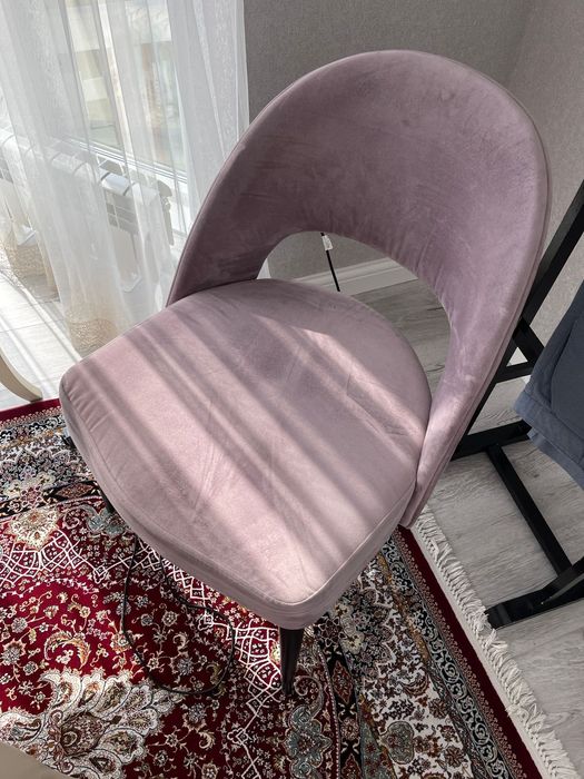 Продам 11 стульев