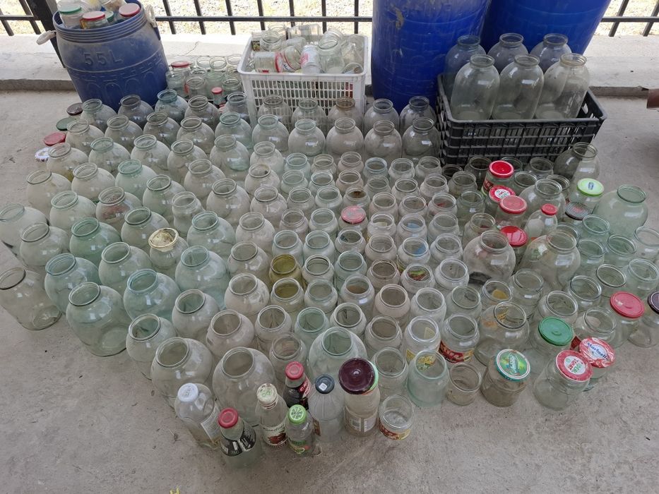 Idishlar sotiladigan choyxona uchun.