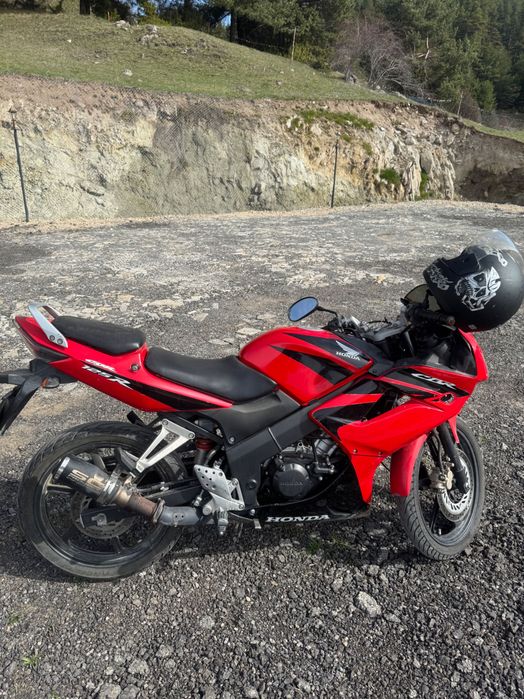 Продавам мотор Honda cbr125rr