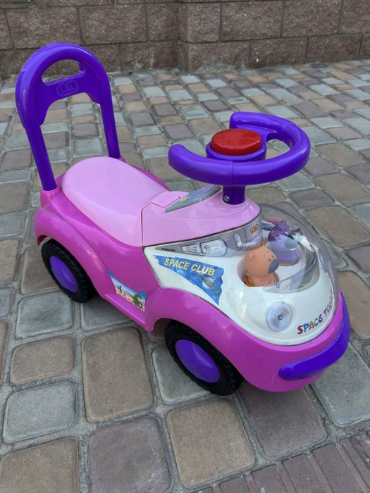 Толокар (машинка-каталка) для девочки