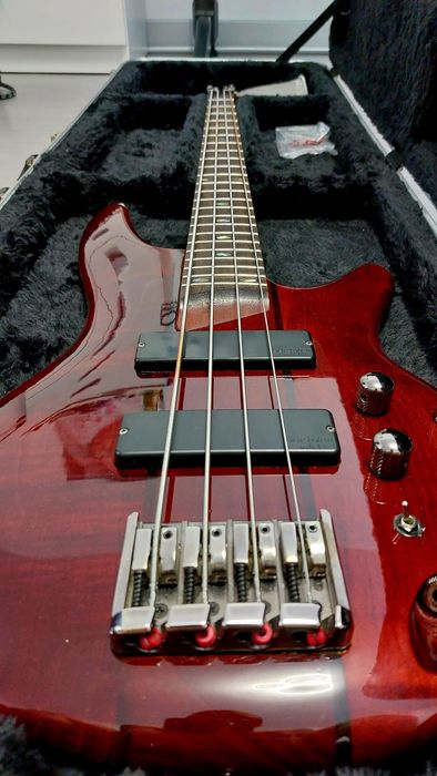 Bass Ibanez SR-700