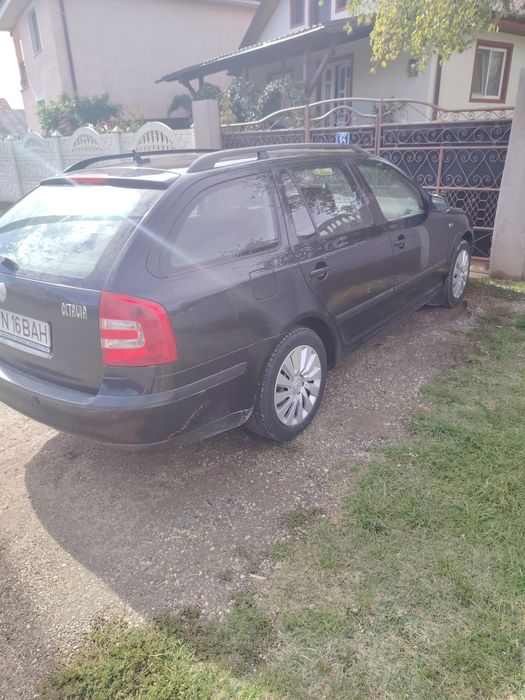 Vind scoda Octavia 2 lauriclement în stare foarte buna