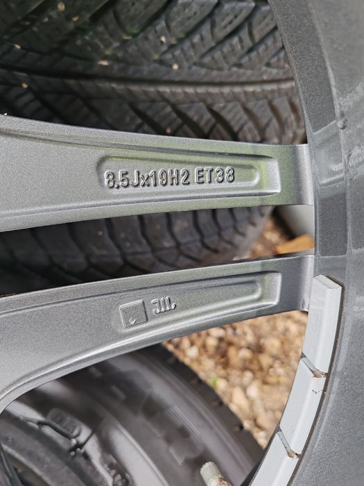 Mercedes AMG C43, C63 W205 265/35/19 u 245/35/19