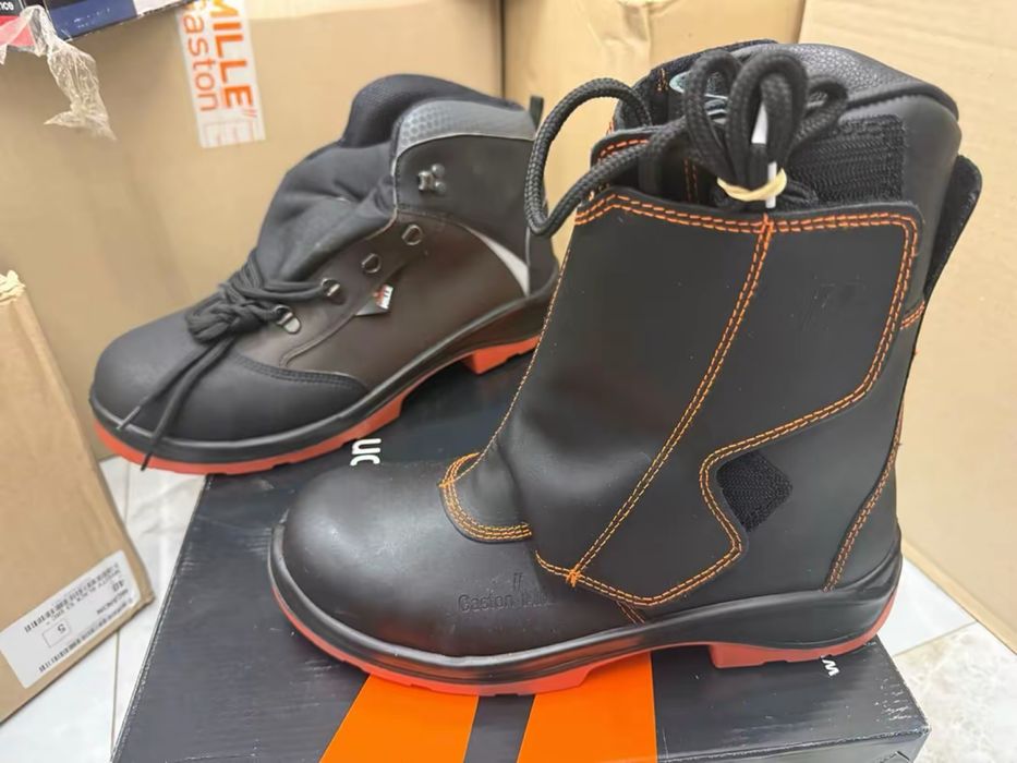 Vand un lot de marfa bocanci de munca 3600 buc