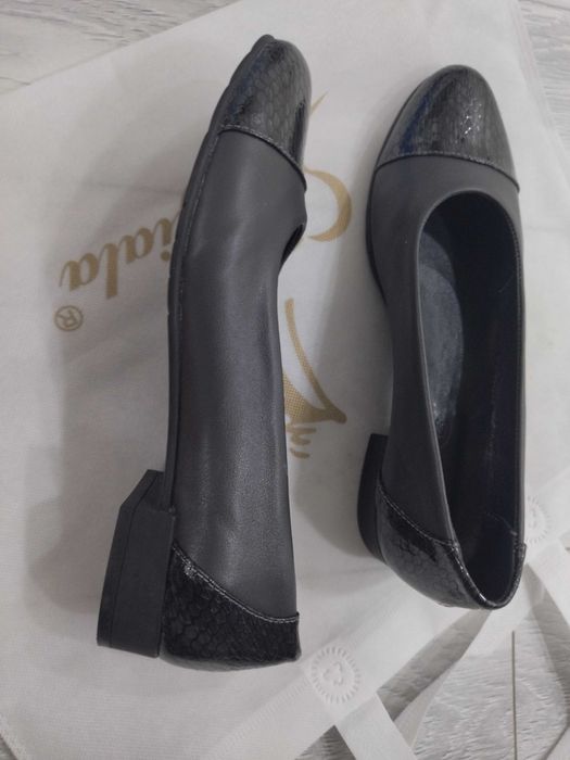 Женские новые туфли