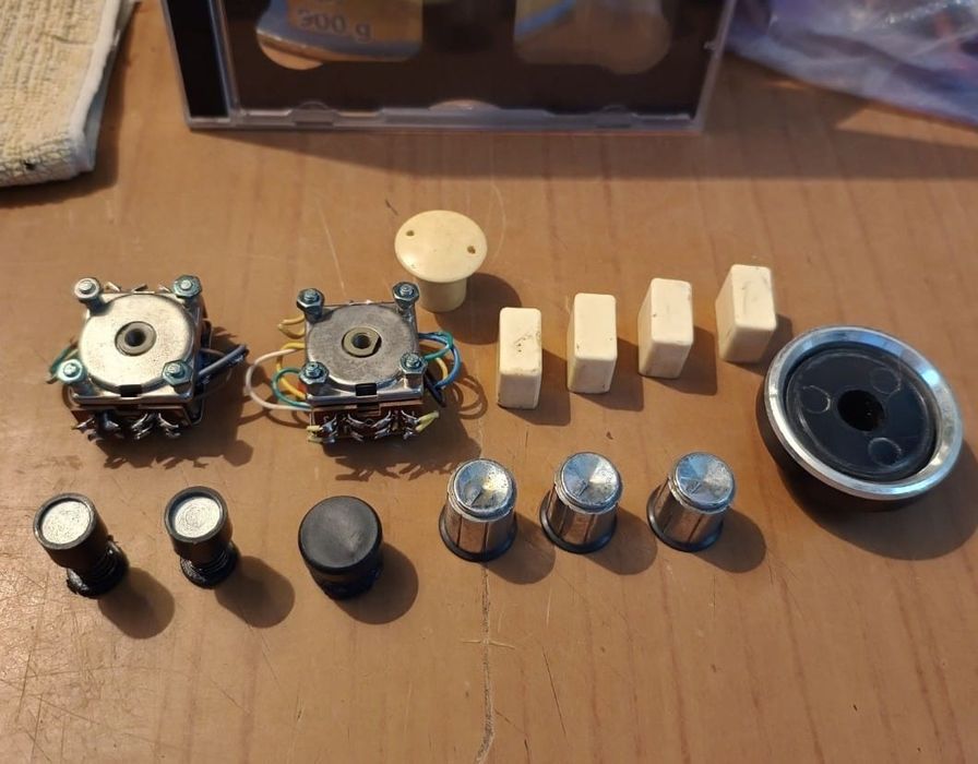 Butoane vrchi radio Gloria, Pacific