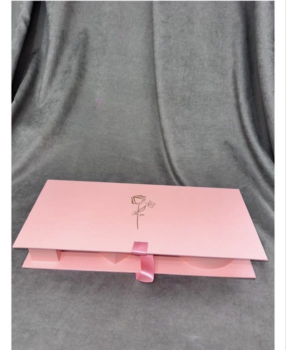 Продам коробку для клубники в шоколаде