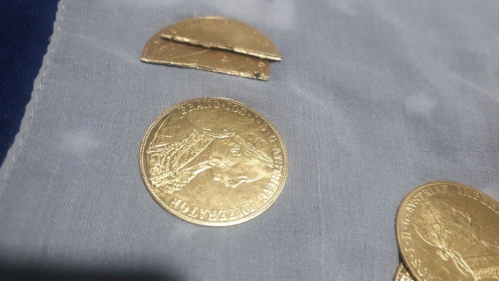 Monde placate cu aur de 24k 1/1 cu cele originale atat la aspect cat si la gramaj trimit in tota România moneda