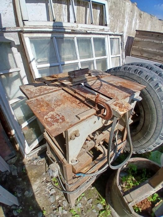 Taxta kesadigan stanoklar sotiladi ikkalasi ham ishledi