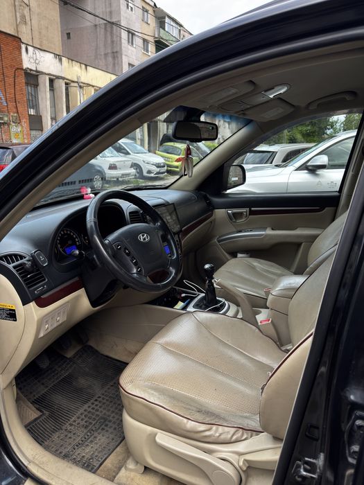 Vând Hyundai Santa Fe