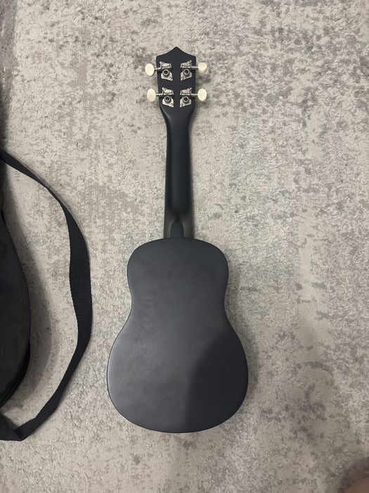 СРОЧНО продам Укулеле flight