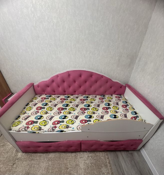 Продам кровать в детскую