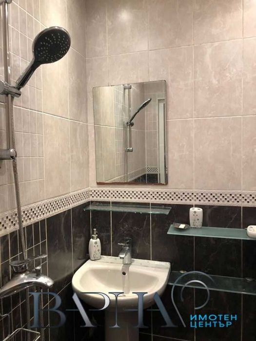 Тристаен на ТОП локация - Левски