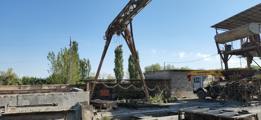Козловой кран 10 тонналик холати зур ишлаб турибди
