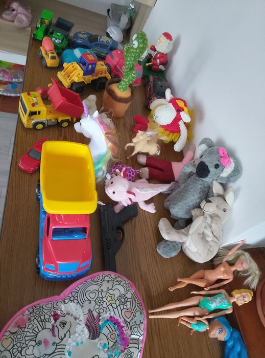 Lot jucării mixte