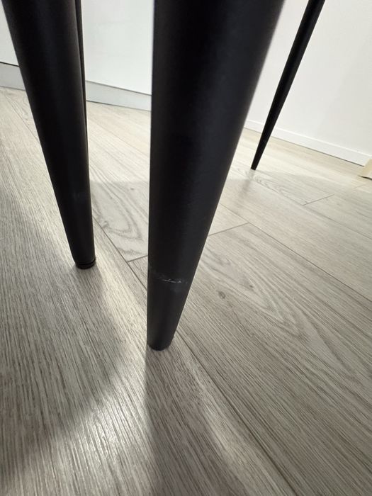 Masa si 4 scaune Mobexpert