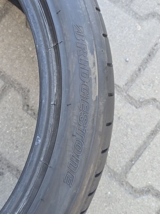 255 40 20 и 295 35 20 Bridgestone
