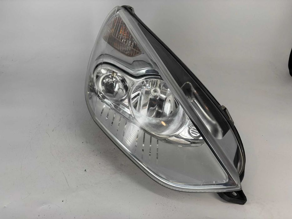 Far dreapta Ford S Max an 2010