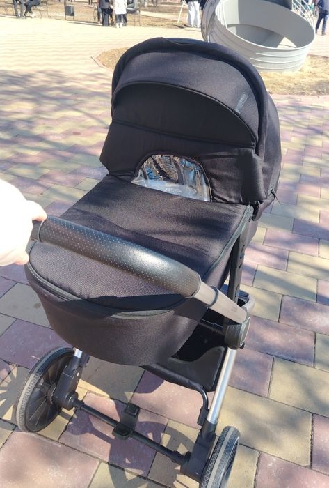 Продам детскую коляску