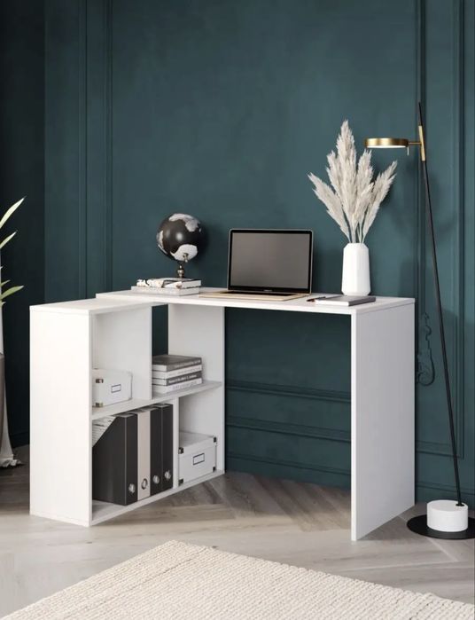 Продам стол белый в отличном состояний