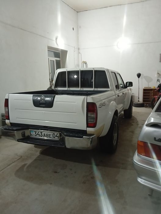 Продам Ниссан нп 300